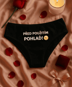 Vášeň a sexy styl spodního prádla s humorným nápisem. Ideální dárek nebo flirtující doplněk.