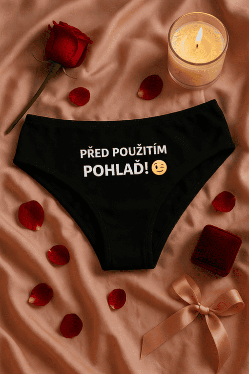 Vášeň a sexy styl spodního prádla s humorným nápisem. Ideální dárek nebo flirtující doplněk.