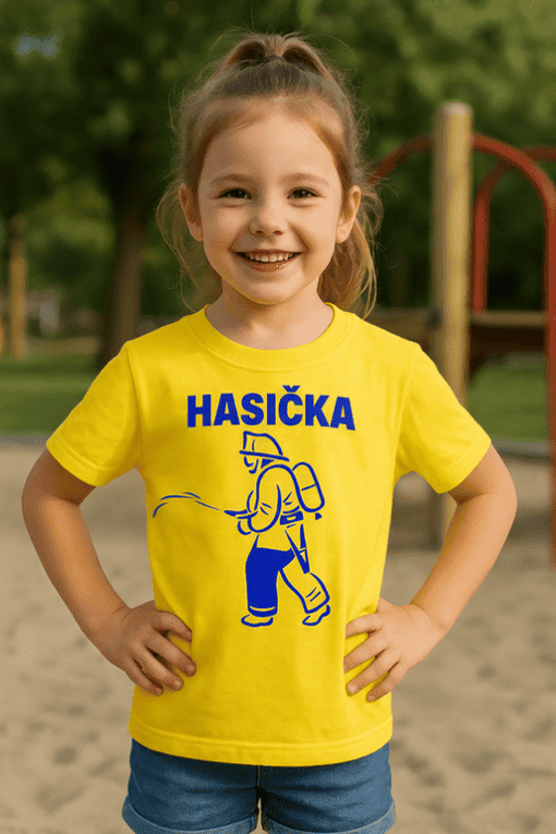 Dětské tričko s hasičským motivem, ideální pro fanoušky hasičů a zábavu na hřišti.