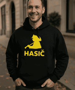 Hasičská mikina s nápisem a symbolem, ideální pro hasiče nebo fanoušky požární ochrany.