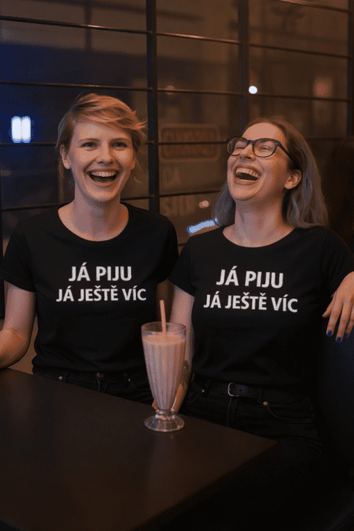 Optima trička s potiskem, humor a styl.