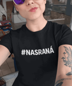 Stylové černé tričko s nápisem #NASRANÁ pro trendy a sebevědomé ženy.