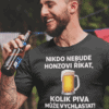 Veselé pánské tričko s nápisem "Nikdo nebude honzovi říkat, kolik piva může vychlastat!", ideální na večírky a setkání s přáteli.