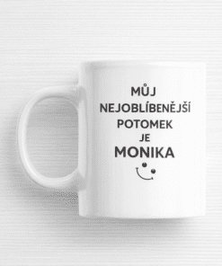 Hrnek s osobním nápisem a obrázkem, ideální jako dárek pro babičku.