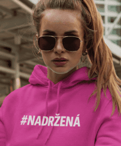 Stylové dámské mikiny s potiskem #NADRŽENÁ, ideální pro aktivní životní styl.