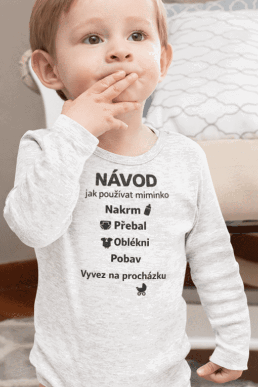 Pokyny pro správné nošení miminka a péči o něj.