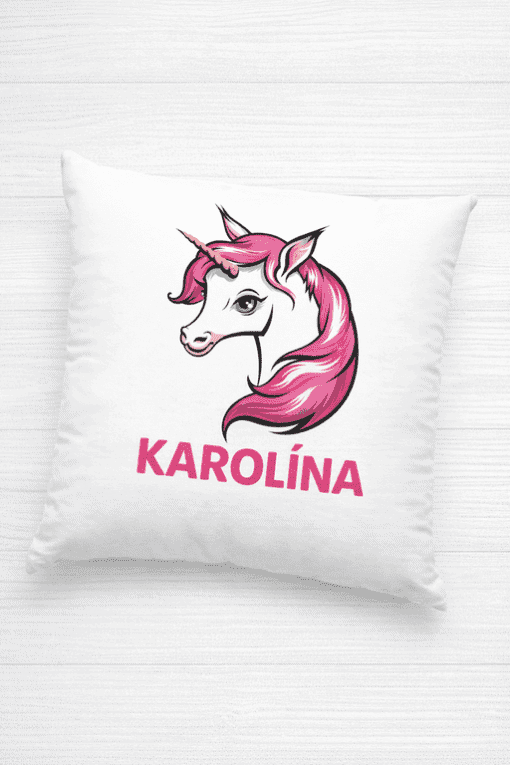 Unicorn polštář s motivem a jménem Karolína, ideální dárek pro děti a milovníky magických zvířat.
