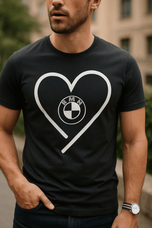 Motivační tričko s BMW logem a srdcem.
