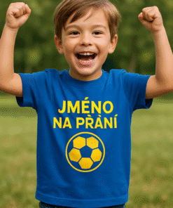 Dětské triko s vlastním jménem a fotbalovým motivem pro fanoušky fotbalu.