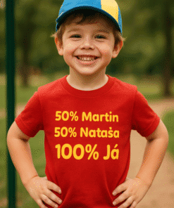 Dítě v barevném tričku s osobním vzkazem, ideální pro originální dárek nebo oslavu.