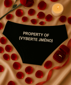 Láskyplné přání, růže, svíčka a snubní prsteny: ideální pro valentýnské překvapení.