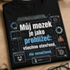 Pánské tričko s humorným potiskem Můj mozek je jako prohlížeč: všechno otevřené, nic nenačtené. Minimalistický textový motiv s ikonami tabů a načítání.