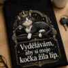 Tričko s kočkou v luxusním stylu a textem Vydělávám, aby si moje kočka žila líp.